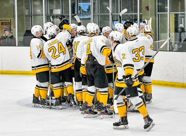 Smiths Falls bears celebrate a win