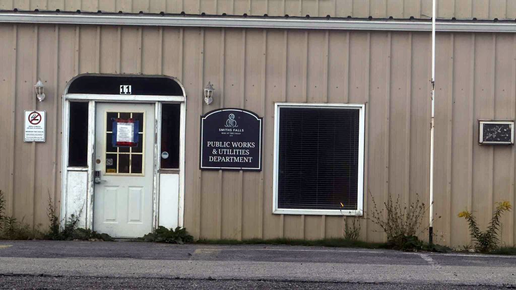 front door and sign for Smiths Falls' Public Works & Utilities Department.