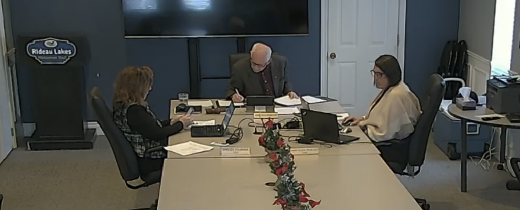 Rideau Lakes winter plow trucks sidelined by Crosby fire